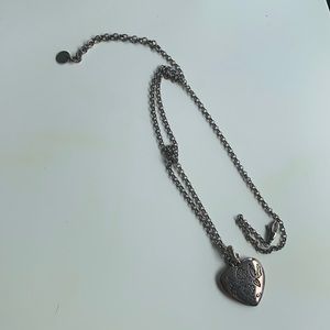 Gucci Blind For Love necklace in silver